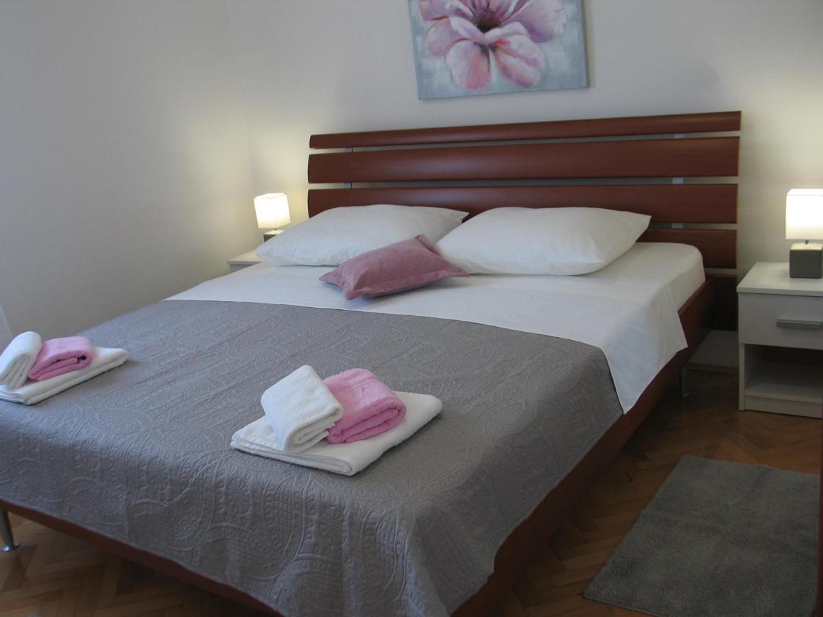 Apartmani Kunteja Pag Town Bagian luar foto