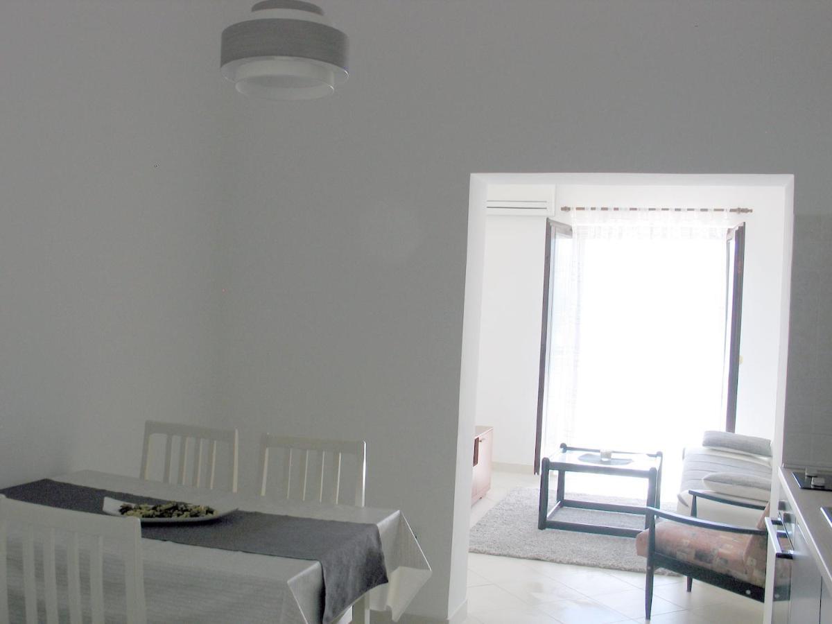 Apartmani Kunteja Pag Town Bagian luar foto