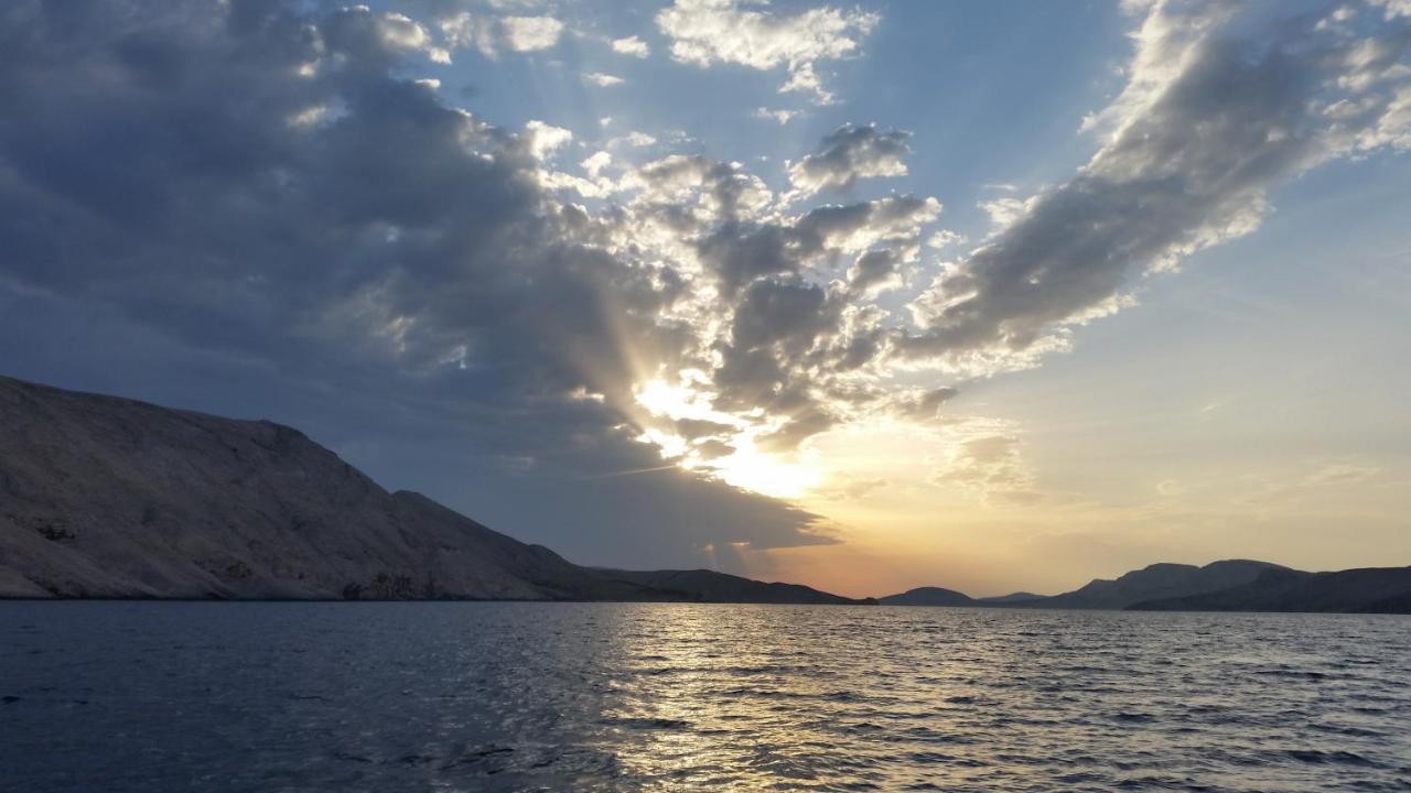 Apartmani Kunteja Pag Town Bagian luar foto